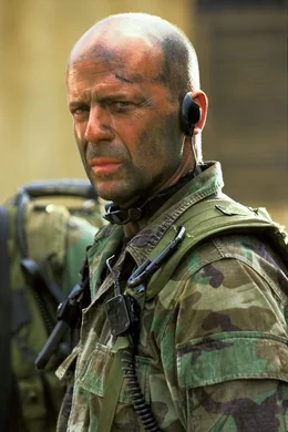 Waters (Bruce Willis) ist F&uuml;hrer einer Navy Seals-Einheit, dessen Spezialit&auml;t aussichtslose Rettungseins&auml;tze sind. Eines Tages erh&auml;lt er den Auftrag, eine junge &Auml;rztin zu retten, die mitten im Dschungel ein Missionskrankenhaus leitet, w&auml;hrend das Land um sie herum vom B&uuml;rgerkrieg und mordenden Rebellen zerst&ouml;rt wird ...