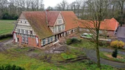 Vom Bauernhof zum Bildungszentrum. Im Erlenhof in Menslage wird es künftig Erste-Hilfe-Kurse und Fahrschulunterricht geben. Vom Bauernhof zum Bildungszentrum. Im Erlenhof in Menslage wird es künftig Erste-Hilfe-Kurse und Fahrschulunterricht geben.