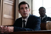 Der Dean (Claes Bang) rechnet jeden Moment mit seinem Freispruch. Der Dean (Claes Bang) rechnet jeden Moment mit seinem Freispruch.