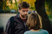 Florian (Steve Windolf) kommt extra von Berlin an die Moldau, um Sophie (Alina Levshin) zurück zu gewinnen. Florian (Steve Windolf) kommt extra von Berlin an die Moldau, um Sophie (Alina Levshin) zurück zu gewinnen.