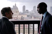 v.li.: Rowan Gill (Andy Nyman), Isaac Turner (Paapa Essiedu)