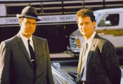 W&auml;hrend Polizist Joe (Dan Aykroyd, l.) gr&ouml;&szlig;ten Wert auf seine Dienstvorschriften legt, nimmt sein Kollege Pep (Tom Hanks, r.) es nicht so ganz genau mit den Paragrafen ...