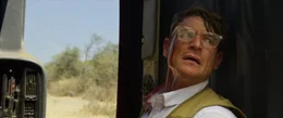 Jack Halsey (Philip Winchester) und die anderen im Wagen werden von einem Rudel Hy&auml;nen belagert.