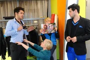 Maik bef&uuml;rchtet, dass er bei Luca weiter an Boden verloren hat. (v.l.n.r.) Maik (Sebastian K&ouml;nig), Olivia (Kasia Borek), Virgin (Chris Gebert) und Luca (Manuel Cortez) ...
