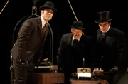 Detective Murdoch (Yannick Bisson), Inspector Brackenreid (Thomas Craig) und Terrence Meyers (Peter Keleghan).