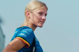 Den Blick auf die Formel Eins gerichtet: Die junge Rennfahrerin Mathilda Paatz l&auml;sst sich auf ihrem Weg nach oben von nichts bremsen. &copy;