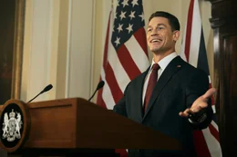Der US-amerikanische Pr&auml;sident Will Derringer (John Cena) war einst ein Actionfilmstar und noch immer dominiert der Showman in ihm.