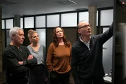 Matthias Hamm (Ralph Herforth, l.), Alwa Sörensen (Lisa Werlinder 2.v.l.), Jana Winter (Natalia Wörner, 2.v.r.) und Arne Brauner (Martin Brambach, r.) ermitteln in einem Todesfall. Matthias Hamm (Ralph Herforth, l.), Alwa Sörensen (Lisa Werlinder 2.v.l.), Jana Winter (Natalia Wörner, 2.v.r.) und Arne Brauner (Martin Brambach, r.) ermitteln in einem Todesfall.