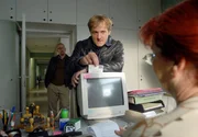 Kommissar Franz Kappl (Maximilian Brückner mit Gregor Weber und Alice Hoffmann) ist einem Serienmörder auf der Spur. Kommissar Franz Kappl (Maximilian Brückner mit Gregor Weber und Alice Hoffmann) ist einem Serienmörder auf der Spur.