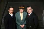V.l.n.r.: George Pritchard (Toby Stephens), Miss Marple (Julia McKenzie), Detective Somerset (Kevin McNally) V.l.n.r.: George Pritchard (Toby Stephens), Miss Marple (Julia McKenzie), Detective Somerset (Kevin McNally)