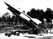 V2-Rakete auf Meiller-Fahrzeug, circa 1943, Drittes Reich V2-Rakete auf Meiller-Fahrzeug, circa 1943, Drittes Reich