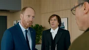Martin ist fassungslos, als Konrad fragt, ob Bertrand zur Büroausstattung gehört. Martin ist fassungslos, als Konrad fragt, ob Bertrand zur Büroausstattung gehört.