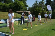 Kaya, Jolina, Luna, Natalie und Serena (v.l.n.r.) beim Abschlag. Kaya, Jolina, Luna, Natalie und Serena (v.l.n.r.) beim Abschlag.