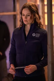 CHICAGO MED -- "Triple Threat" Episode 1108 -- Pictured: Sarah Ramos as Dr. Caitlin Lenox CHICAGO MED -- "Triple Threat" Episode 1108 -- Pictured: Sarah Ramos as Dr. Caitlin Lenox