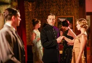 (v.li.): Nathan Page (Detective John &sbquo;Jack&lsquo; Robinson), Hugo Johnstone-Burt (Constable Hugh Collins), Anna Bamford (Lola).