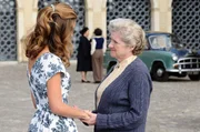 Virginia (Charlotte Salt, l) und Miss Marple (Julia McKenzie) Virginia (Charlotte Salt, l) und Miss Marple (Julia McKenzie)