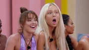 Vorne, l-r: Olivia, Thea