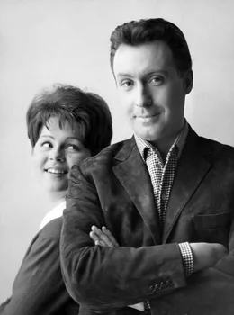 l-r: Reny (Cornelia Froboess), Dr. Fritz Geyer (Peter Alexander)