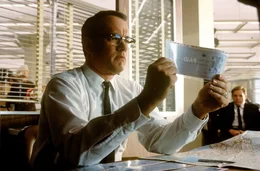Carl Hanratty (Tom Hanks).