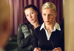 Birgit Minichmayr (Petra), Franziska Weisz (Irene).
