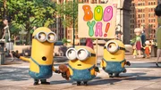 "Minions", Die Minions haben im Verlauf der Erdgeschichte stets den schlimmsten Schurken gedient. Zurzeit fehlt ihnen aber ein b&ouml;ses Idol. Antriebslos darben sie in schwerer Depression. Kevin, Stuart und Bob begeben sich daher beherzt auf die Suche nach einem neuen Anf&uuml;hrer. Im Jahr 1968, also 42 vor Gru, landen sie in New York. Bei der Messe der Mega-B&ouml;sewichte in Orlando hoffen sie, f&uuml;ndig zu werden. Super-Schurkin Scarlett Overkill scheint die ideale Meisterin zu sein, erweist sich aber anspruchsvoller als erwartet.  SENDUNG: ORF eins - SA - 15.08.2020 - 13:25 UHR. - Veroeffentlichung fuer Pressezwecke honorarfrei ausschliesslich im Zusammenhang mit oben genannter Sendung oder Veranstaltung des ORF bei Urhebernennung.