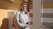 Jasmin wohnt mittlerweile mit Vater Maik und den beiden Kindern Lennox und Luna im Mutter-Kind-Heim. Heute will sie den Keller aufr&auml;umen.