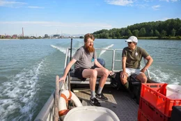 Fr&uuml;h am morgen f&auml;hrt Franz Wiesmayr die Donau entlang, um die F&auml;nge der Nacht einzuholen.