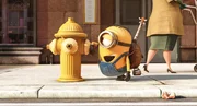 "Minions", Die Minions haben im Verlauf der Erdgeschichte stets den schlimmsten Schurken gedient. Zurzeit fehlt ihnen aber ein b&ouml;ses Idol. Antriebslos darben sie in schwerer Depression. Kevin, Stuart und Bob begeben sich daher beherzt auf die Suche nach einem neuen Anf&uuml;hrer. Im Jahr 1968, also 42 vor Gru, landen sie in New York. Bei der Messe der Mega-B&ouml;sewichte in Orlando hoffen sie, f&uuml;ndig zu werden. Super-Schurkin Scarlett Overkill scheint die ideale Meisterin zu sein, erweist sich aber anspruchsvoller als erwartet.  SENDUNG: ORF eins - SA - 15.08.2020 - 13:25 UHR. - Veroeffentlichung fuer Pressezwecke honorarfrei ausschliesslich im Zusammenhang mit oben genannter Sendung oder Veranstaltung des ORF bei Urhebernennung.