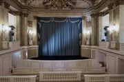 Das mit Holz ausgekleidete Interieur des Stanislaus-Theaters im Lazienki-Palast aus dem 18. Jahrhundert gew&auml;hrleistet bis heute eine ausgezeichnete Akustik.