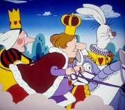 Die Herzkönigin, der Herzkönig und das große weiße Kaninchen reiten zum königlichen Wunderlandzauberer. Die Herzkönigin, der Herzkönig und das große weiße Kaninchen reiten zum königlichen Wunderlandzauberer.