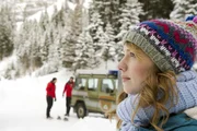 Sandra (Anna Brüggemann) versucht, sich in die Denkweise ihres vermissten Lebensgefährten zu versetzen. Welchen Weg in die Berge könnte er genommen haben? Sandra (Anna Brüggemann) versucht, sich in die Denkweise ihres vermissten Lebensgefährten zu versetzen. Welchen Weg in die Berge könnte er genommen haben?