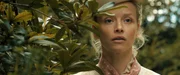 Wer kann schon in die Zukunft sehen? Die fr&ouml;hliche Eintagsfliege (Karoline Schuch) schaut &uuml;berrascht.