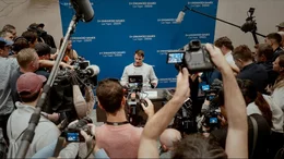 Der britische Schwimmer Benjamin Proud bei der Pressekonferenz vor den Enhanced Games im Mai 2026.