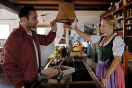 Musa (Deniz Cooper), Miri (Katharina Stra&szlig;er).