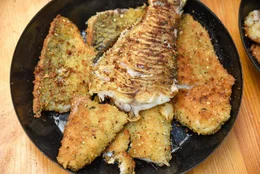 Panierte Fischfilets lassen das Herz aller Fischfreunde in Linz h&ouml;her schlagen.