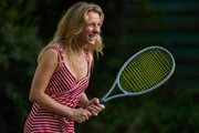 Steffi Graf (Lena Klenke)  +++ Die Verwendung des sendungsbezogenen Materials ist nur mit dem Hinweis und Verlinkung auf RTL+ gestattet. +++