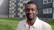 Auf Social Media nennt sich Joshua Mmegwa Der schwarze Pfleger. Er zeigt, was er im Alltag erlebt: Ablehnung und Hass. Im Dienst beim Patienten.