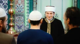 Hary Prinz (Erdogan), Deniz Cooper (Musa), Imam Yussuf (Tim Seyfi), Adnan (Erkan Durmaz)