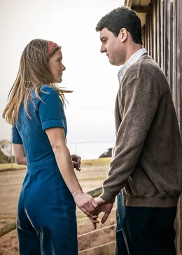 Sonya (Rachel Keller), Otto jung (Truman Hanks).