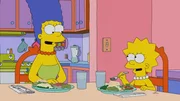 Marge (l.); Lisa (r.) Marge (l.); Lisa (r.)
