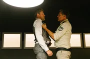 Hubert (Christian Tramitz, r.) hat genug von Constantin Lechs (Jens Atzorn, l.) Ausreden.