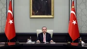Recep Tayyip Erdoğan während einer Sitzung des Nationalen Sicherheitsrats in Ankara, Juli 2016. Recep Tayyip Erdoğan während einer Sitzung des Nationalen Sicherheitsrats in Ankara, Juli 2016.