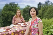 Marie Hofer (Karin Thaler, l.) spürt, dass Miriam Stockl (Marisa Burger, r.) in dem aktuellen Fall nur die halbe Wahrheit sagt. Marie Hofer (Karin Thaler, l.) spürt, dass Miriam Stockl (Marisa Burger, r.) in dem aktuellen Fall nur die halbe Wahrheit sagt.