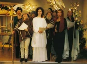 Die Frauen der Station B beim Krippenspiel (v.li.: Christiane Reiff, Barbara Freier, Katja Strobel, Cheryl Shepard, Christine Schuberth, Tanya Neufeldt, Isabella Schmid, Kristiane Kupfer).