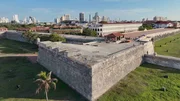 Die Stadt Cartagena in Kolumbien ist mit mächtigen Festungsanlagen geschützt. Die Stadt Cartagena in Kolumbien ist mit mächtigen Festungsanlagen geschützt.