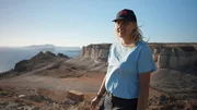 Unsere Arch&auml;ologin Beverly Goodman auf Santorin, Griechenland. (National Geographic/Fabio Cerveira)