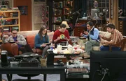 Die Clique ist längst vom Virus des Technologie-Zeitalters befallen, doch während Leonard (Johnny Galecki, l.), Sheldon (Jim Parsons, 3.v.l.), Raj (Kunal Nayyar, 2.v.r.) und Howard (Simon Helberg, r.) wie verrückt in die Tasten tippen, kämpft Amy (Mayim Bialik, 2.v.l.) mit der mangelnden Kommunikation untereinander ... Die Clique ist längst vom Virus des Technologie-Zeitalters befallen, doch während Leonard (Johnny Galecki, l.), Sheldon (Jim Parsons, 3.v.l.), Raj (Kunal Nayyar, 2.v.r.) und Howard (Simon Helberg, r.) wie verrückt in die Tasten tippen, kämpft Amy (Mayim Bialik, 2.v.l.) mit der mangelnden Kommunikation untereinander ...