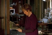 Mrs. Hudson (Una Stubbs) Mrs. Hudson (Una Stubbs)