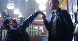 Keine Schusswaffen: Nick Wild (Jason Statham, r.) bleibt seinen Prinzipien treu und kennt gen&uuml;gend Mittel, um sich gegen seine Gegner zu wehren...
