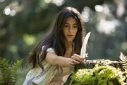 Kya (Daisy Edgar-Jones)